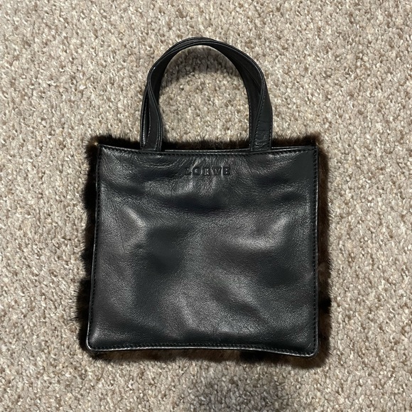 The cutest Loewe hand bag - Picture 2 of 4